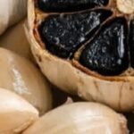 These are awesome, fantastic garlic flatbreads in 10 minutes